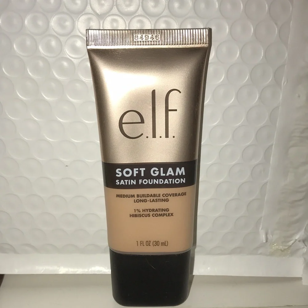 Elf Soft Glam Foundation 25 Light Neutral Coverage Buildable Satin NEW